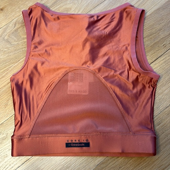 Core 10 Reebok Crop Top Cutout Shiny NWT Size XXS - Picture 4 of 8